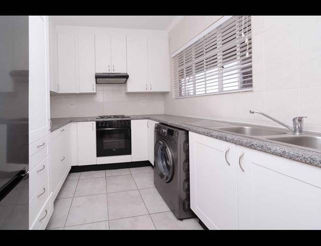 1 BEDROOM RETIREMENT UNIT FOR SALE IN BRYANSTON